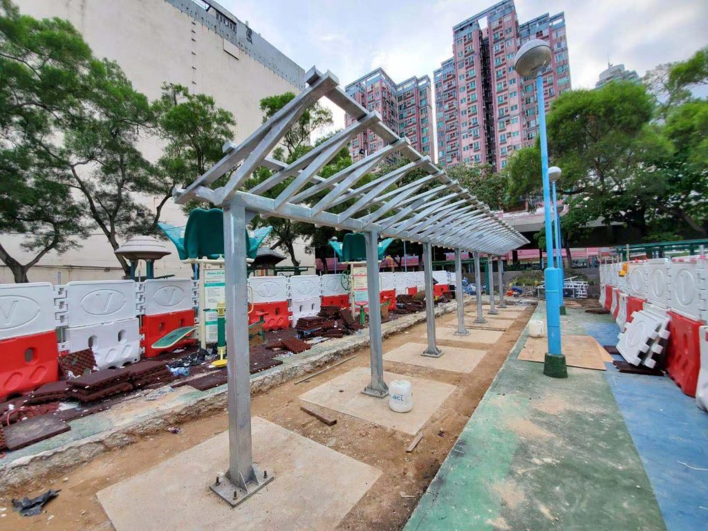 鋼結構雨棚工程／行人路上蓋工程／玻璃雨棚工程／雨棚香港／巴士候車亭工程／鐵器工程／Steel-Metal-Works